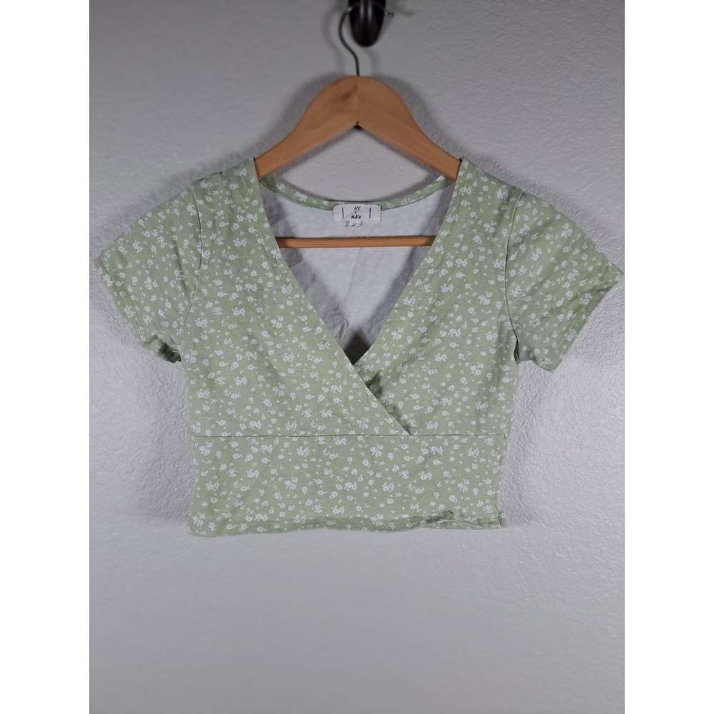 Ivy + Main Sage Green Floral Surplice V-Neck Crop Top Medium